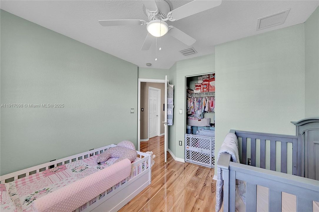 For Sale: $389,900 (3 beds, 2 baths, 1418 Square Feet)