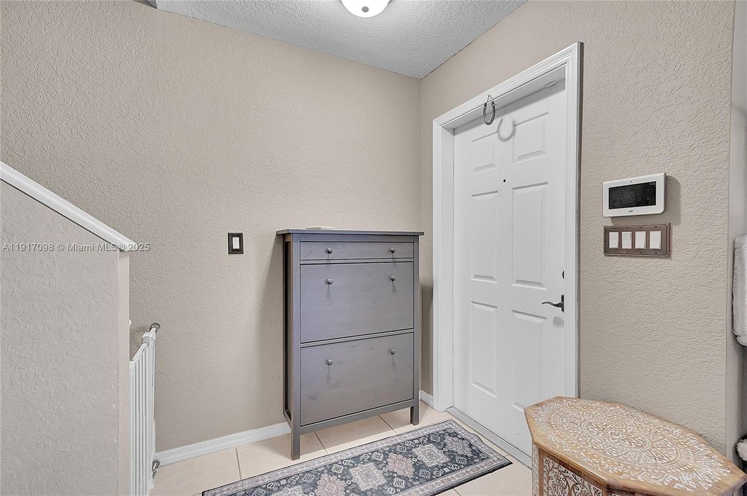 For Sale: $389,900 (3 beds, 2 baths, 1418 Square Feet)