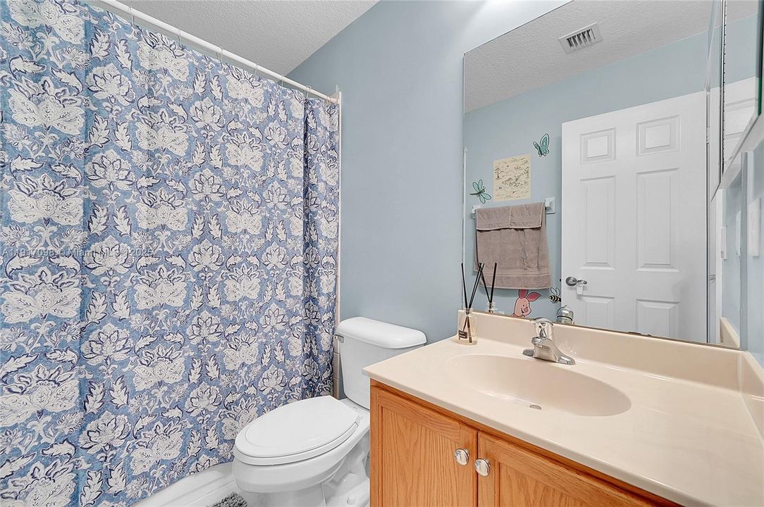 For Sale: $389,900 (3 beds, 2 baths, 1418 Square Feet)