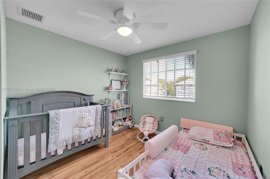 For Sale: $389,900 (3 beds, 2 baths, 1418 Square Feet)