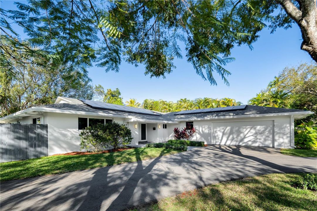 En Venta: $1,595,000 (4 camas, 3 baños, 2651 Pies cuadrados)