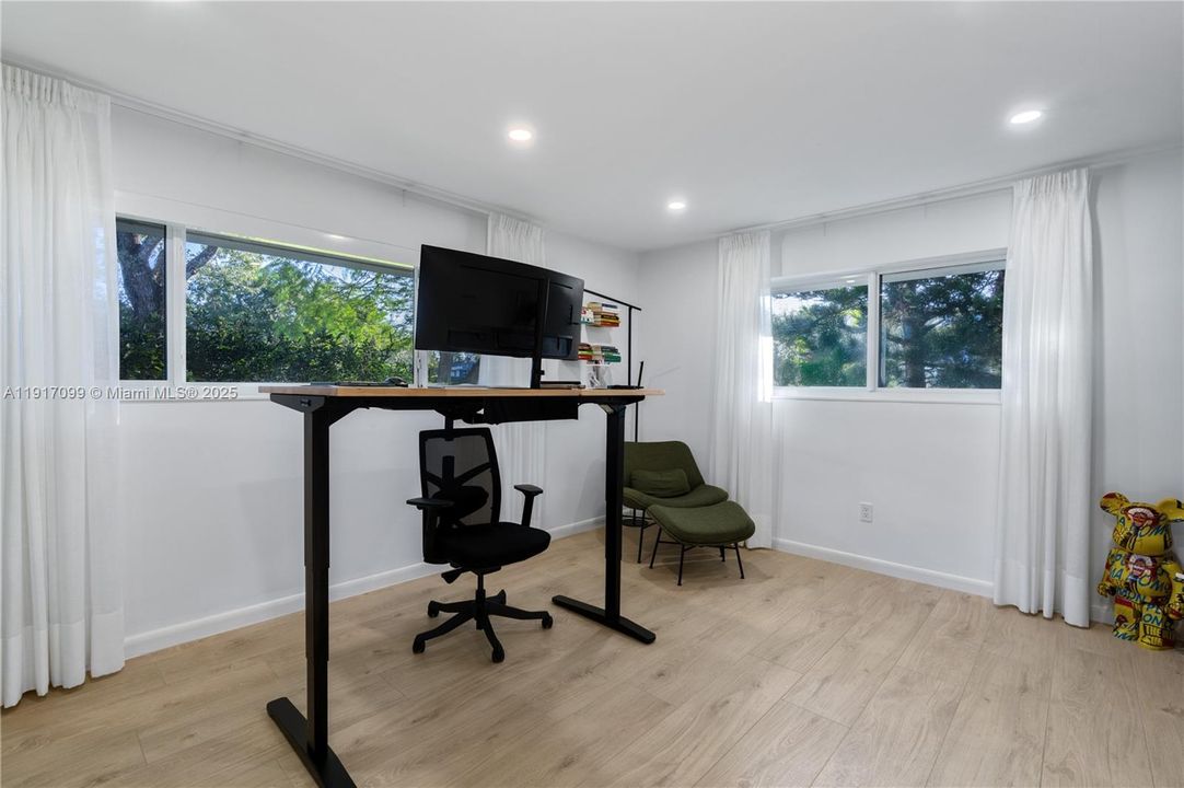 En Venta: $1,595,000 (4 camas, 3 baños, 2651 Pies cuadrados)