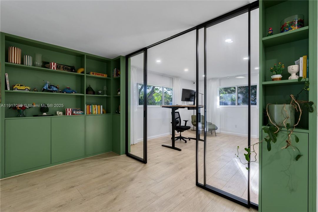 En Venta: $1,595,000 (4 camas, 3 baños, 2651 Pies cuadrados)