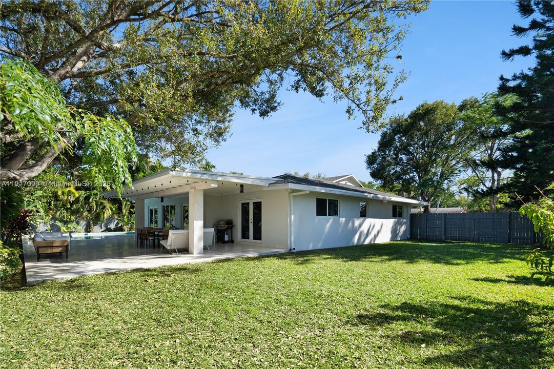 En Venta: $1,595,000 (4 camas, 3 baños, 2651 Pies cuadrados)