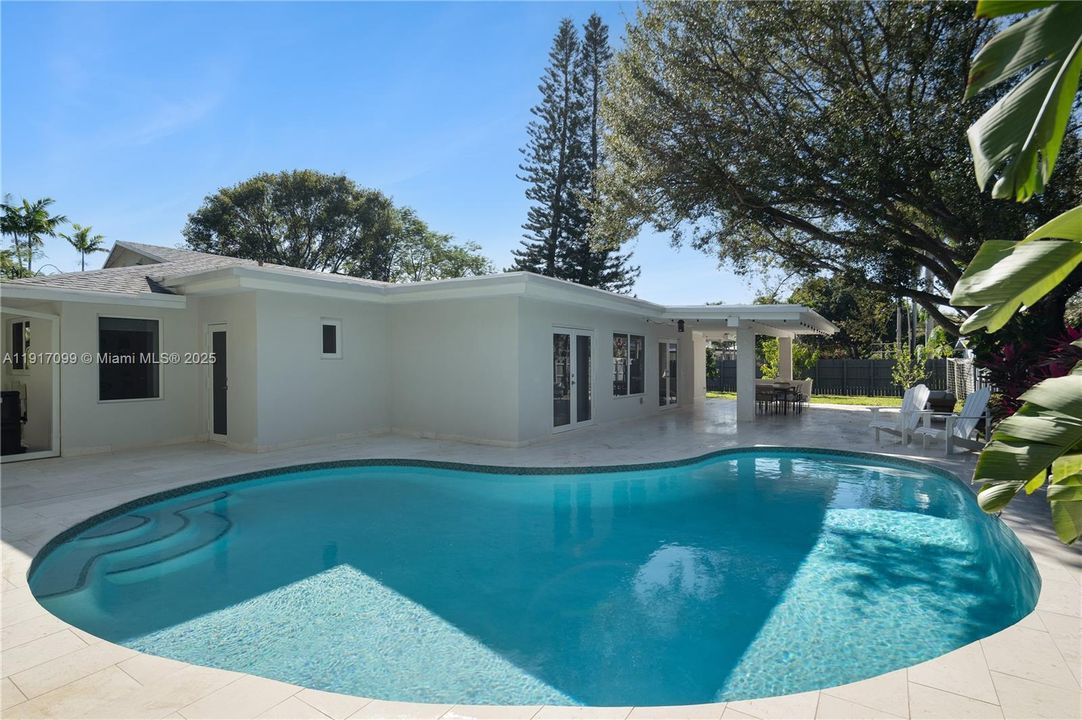 En Venta: $1,595,000 (4 camas, 3 baños, 2651 Pies cuadrados)