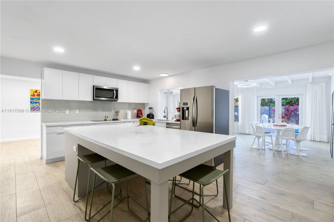 En Venta: $1,595,000 (4 camas, 3 baños, 2651 Pies cuadrados)