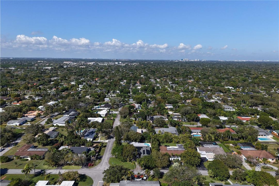 En Venta: $1,595,000 (4 camas, 3 baños, 2651 Pies cuadrados)