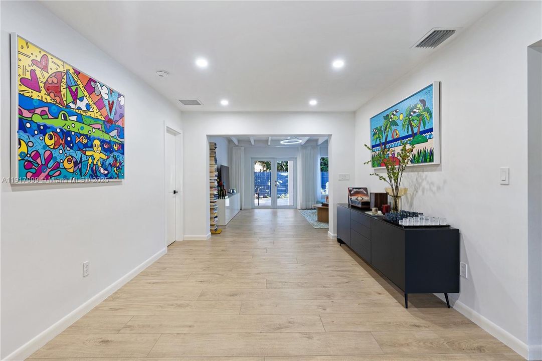 En Venta: $1,595,000 (4 camas, 3 baños, 2651 Pies cuadrados)