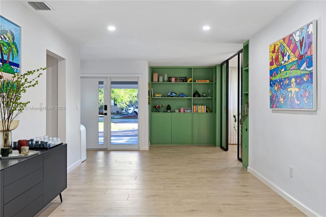 En Venta: $1,595,000 (4 camas, 3 baños, 2651 Pies cuadrados)