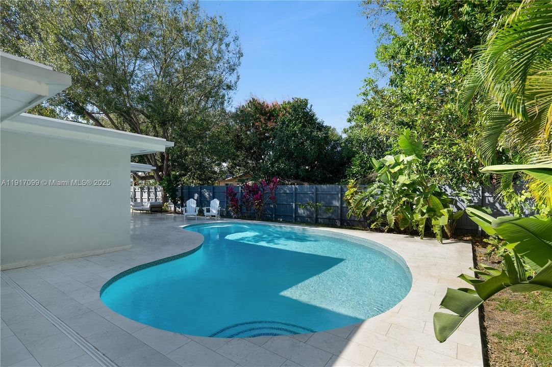 En Venta: $1,595,000 (4 camas, 3 baños, 2651 Pies cuadrados)