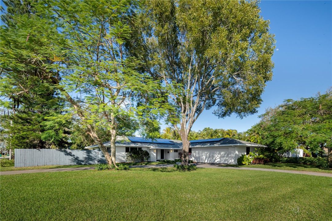 En Venta: $1,595,000 (4 camas, 3 baños, 2651 Pies cuadrados)