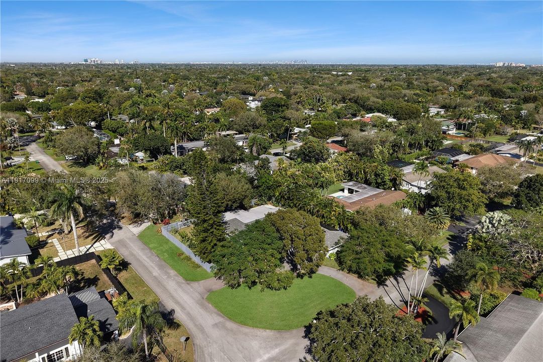 En Venta: $1,595,000 (4 camas, 3 baños, 2651 Pies cuadrados)