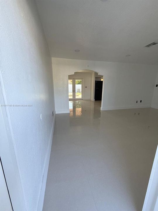 В аренду: $3,500 (3 спален, 1 ванн, 1262 Квадратных фут)