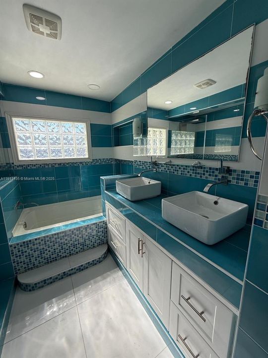 В аренду: $3,500 (3 спален, 1 ванн, 1262 Квадратных фут)