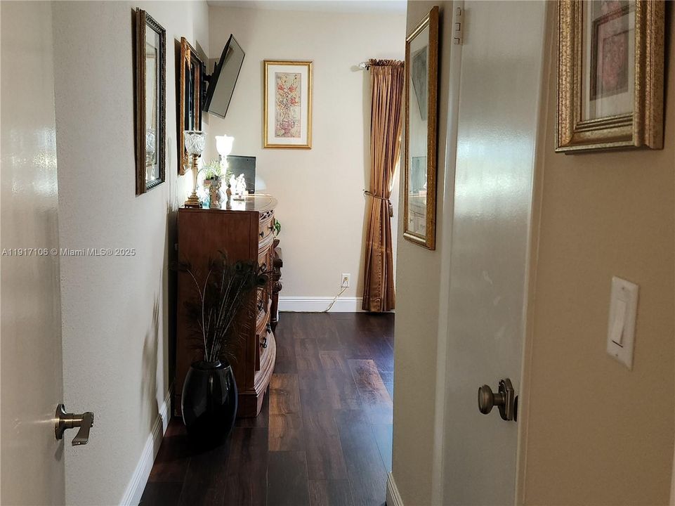 待售: $158,900 (2 贝兹, 2 浴室, 1242 平方英尺)