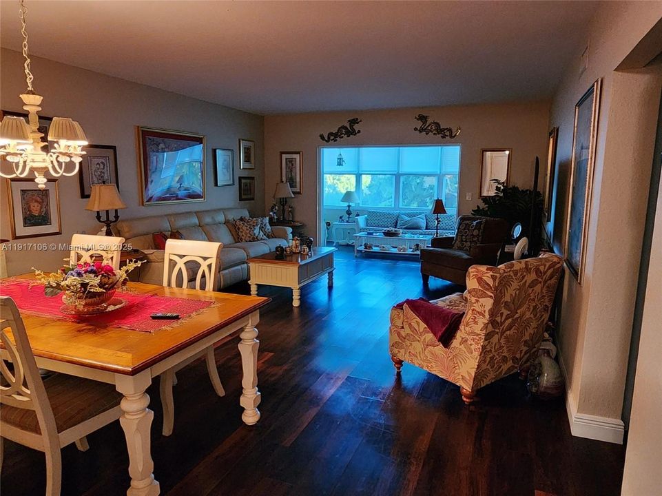 待售: $158,900 (2 贝兹, 2 浴室, 1242 平方英尺)