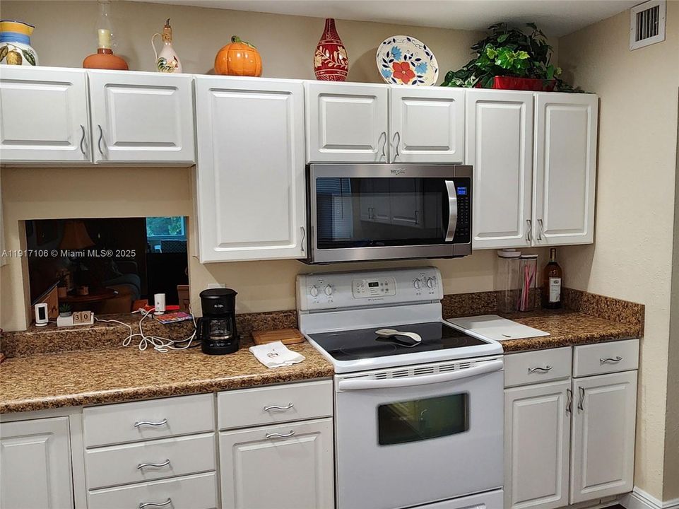 待售: $158,900 (2 贝兹, 2 浴室, 1242 平方英尺)