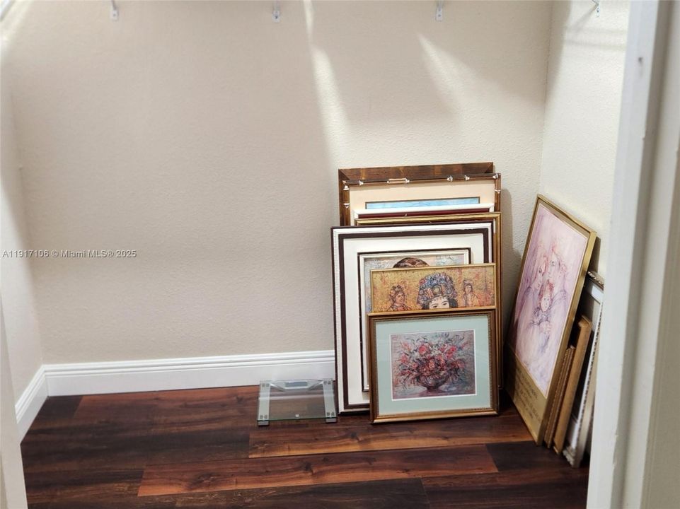 待售: $158,900 (2 贝兹, 2 浴室, 1242 平方英尺)