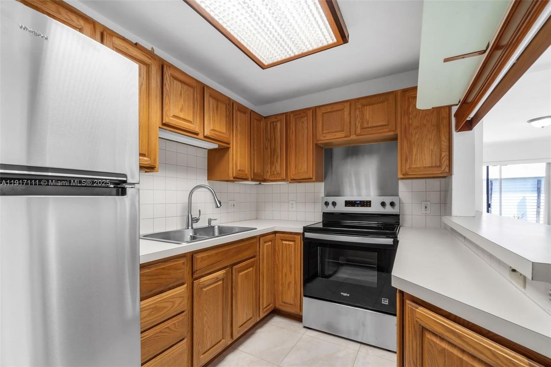 KITCHEN WITH ALL NEW APPLIANCES
