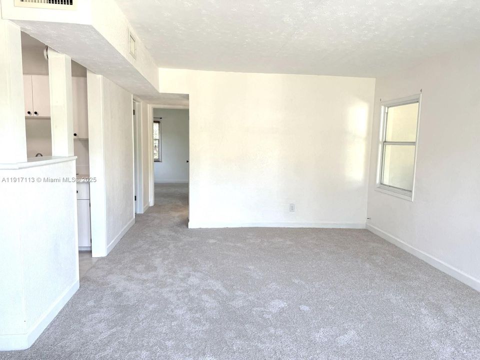 For Sale: $209,950 (3 beds, 1 baths, 834 Square Feet)
