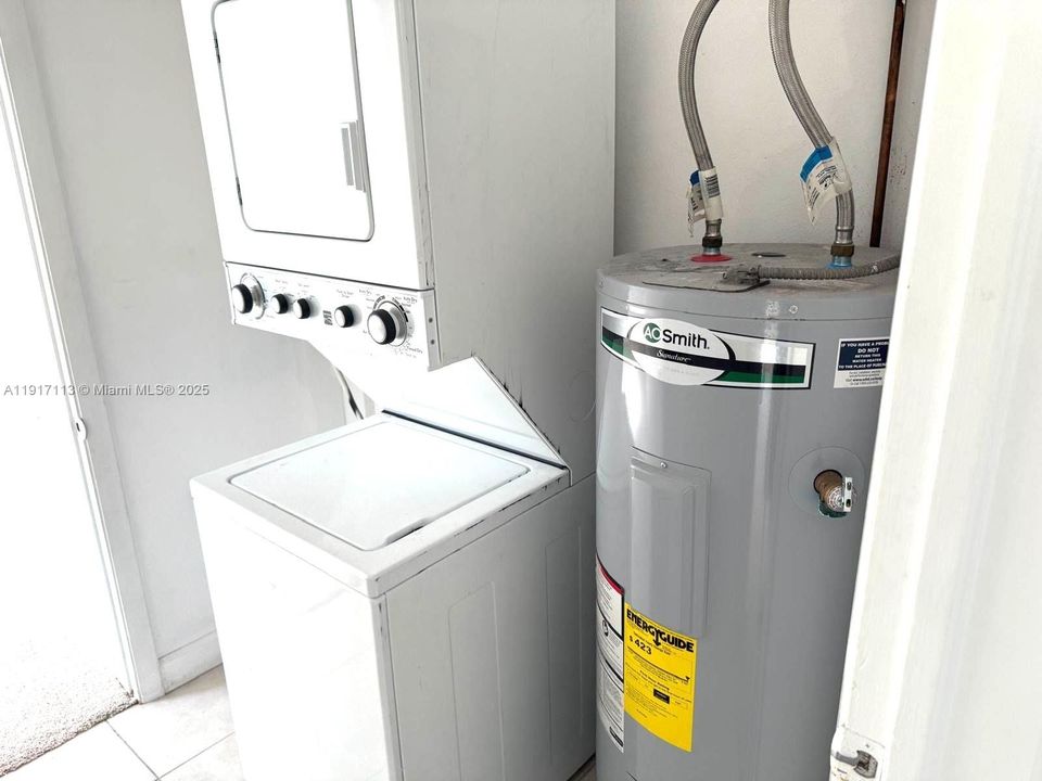 For Sale: $209,950 (3 beds, 1 baths, 834 Square Feet)