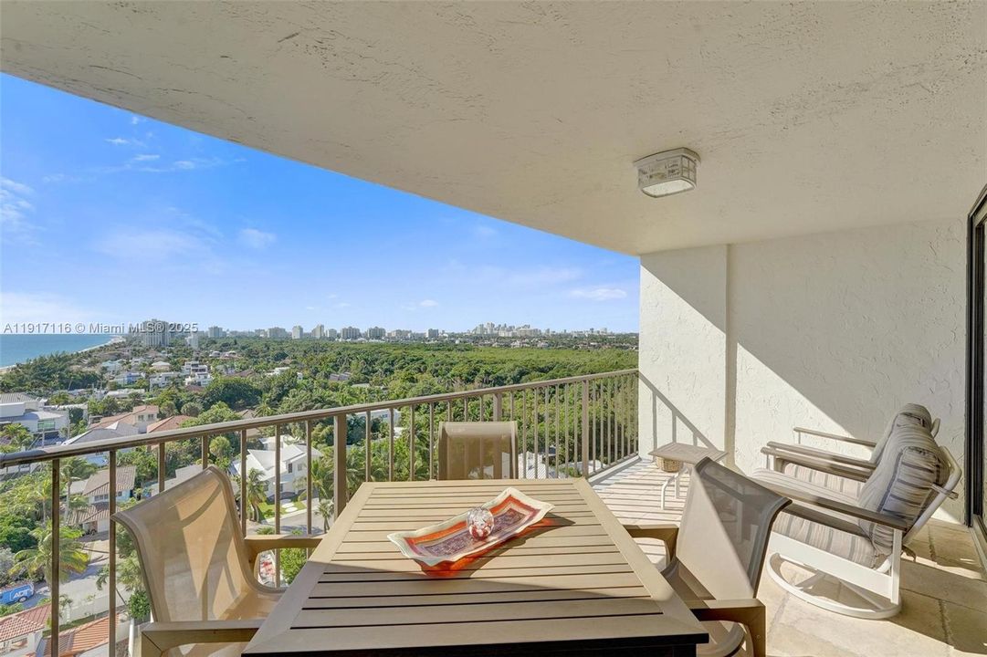 For Sale: $840,000 (2 beds, 2 baths, 1500 Square Feet)