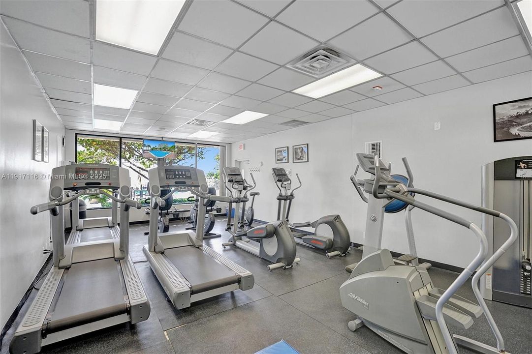 For Sale: $840,000 (2 beds, 2 baths, 1500 Square Feet)