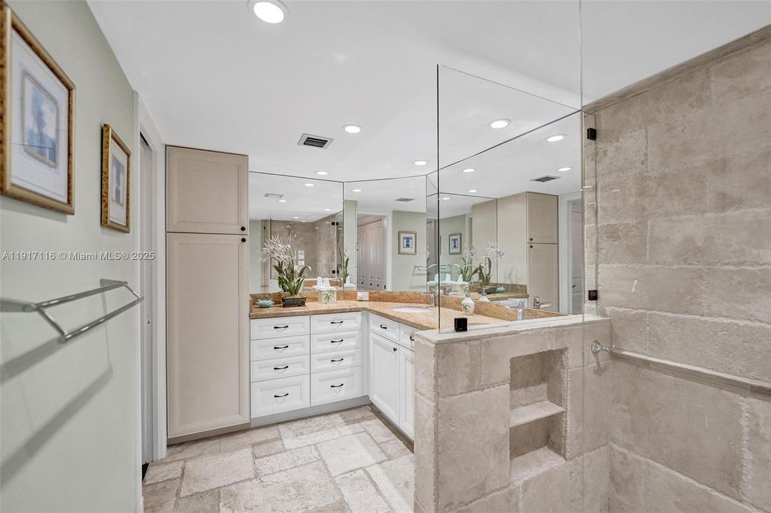 For Sale: $840,000 (2 beds, 2 baths, 1500 Square Feet)