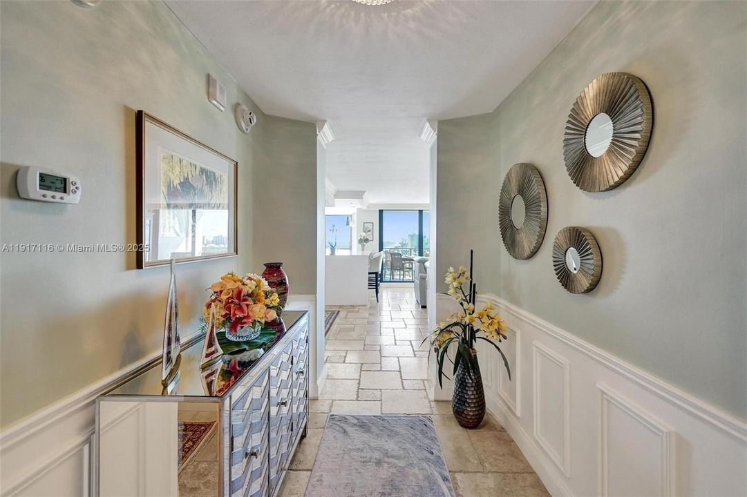 For Sale: $840,000 (2 beds, 2 baths, 1500 Square Feet)