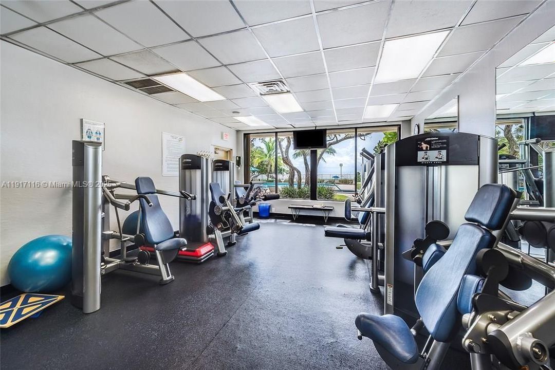 For Sale: $840,000 (2 beds, 2 baths, 1500 Square Feet)