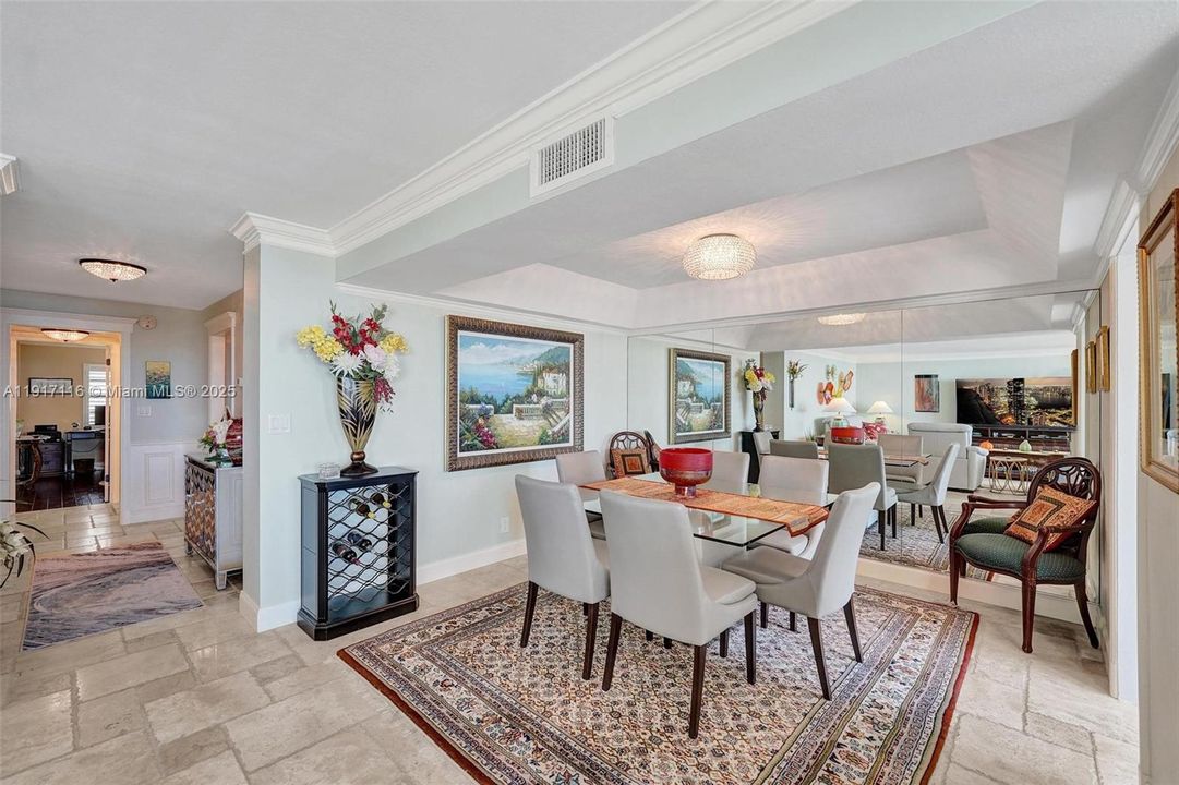 For Sale: $840,000 (2 beds, 2 baths, 1500 Square Feet)