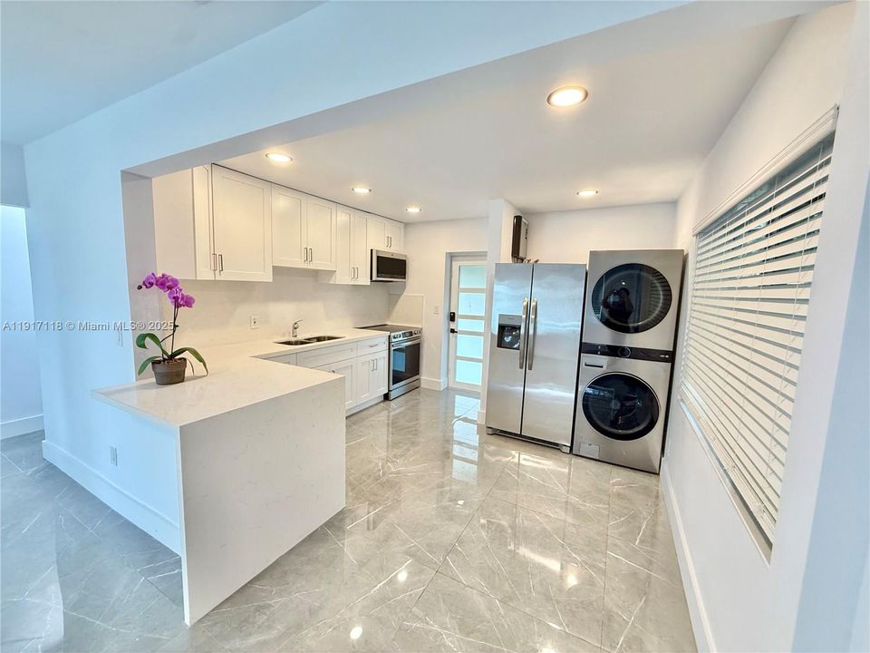 En Venta: $419,000 (2 camas, 1 baños, 948 Pies cuadrados)