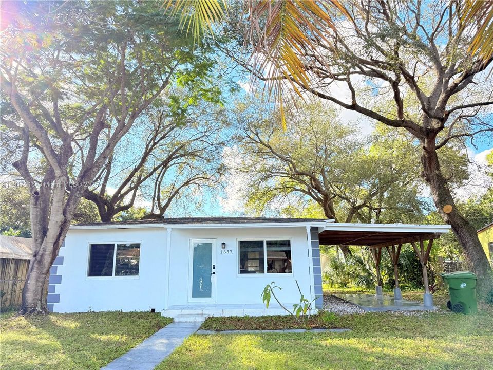 En Venta: $419,000 (2 camas, 1 baños, 948 Pies cuadrados)