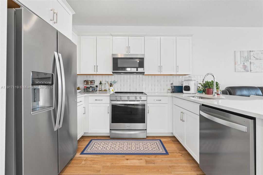 出租: $4,500 (4 贝兹, 3 浴室, 1994 平方英尺)