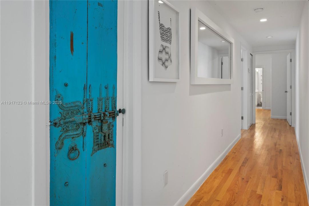 For Rent: $3,200 (2 beds, 2 baths, 1000 Square Feet)