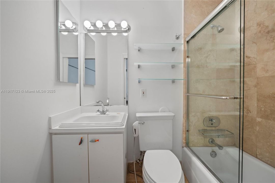 For Rent: $3,200 (2 beds, 2 baths, 1000 Square Feet)