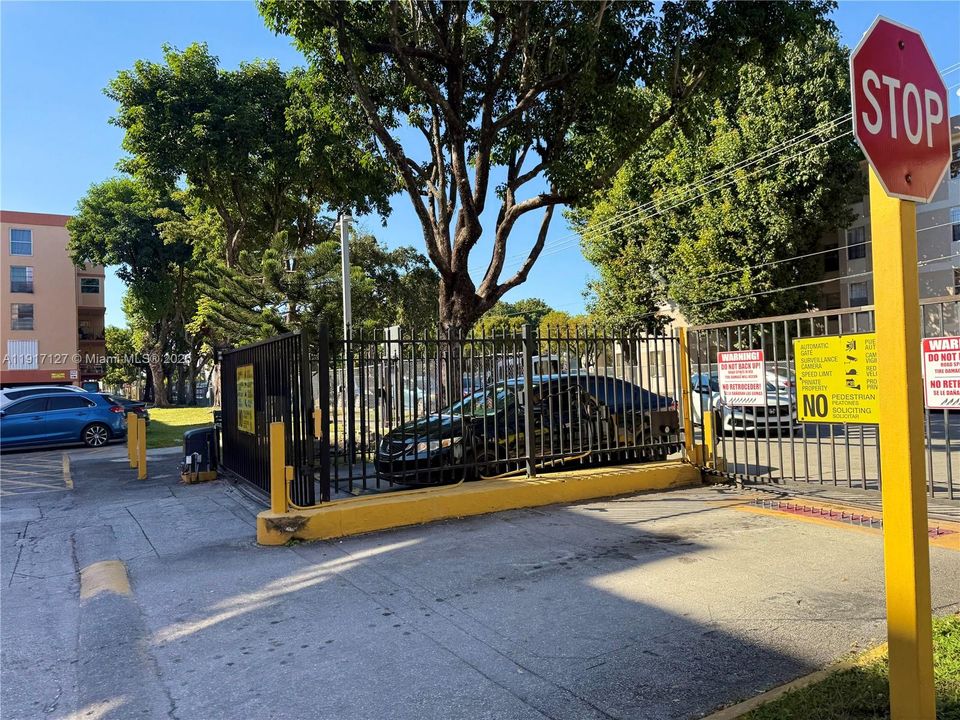 Недавно арендовано: $2,000 (2 спален, 1 ванн, 998 Квадратных фут)