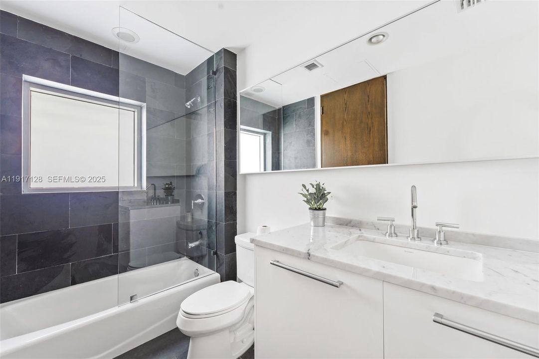 For Rent: $15,750 (3 beds, 3 baths, 2647 Square Feet)