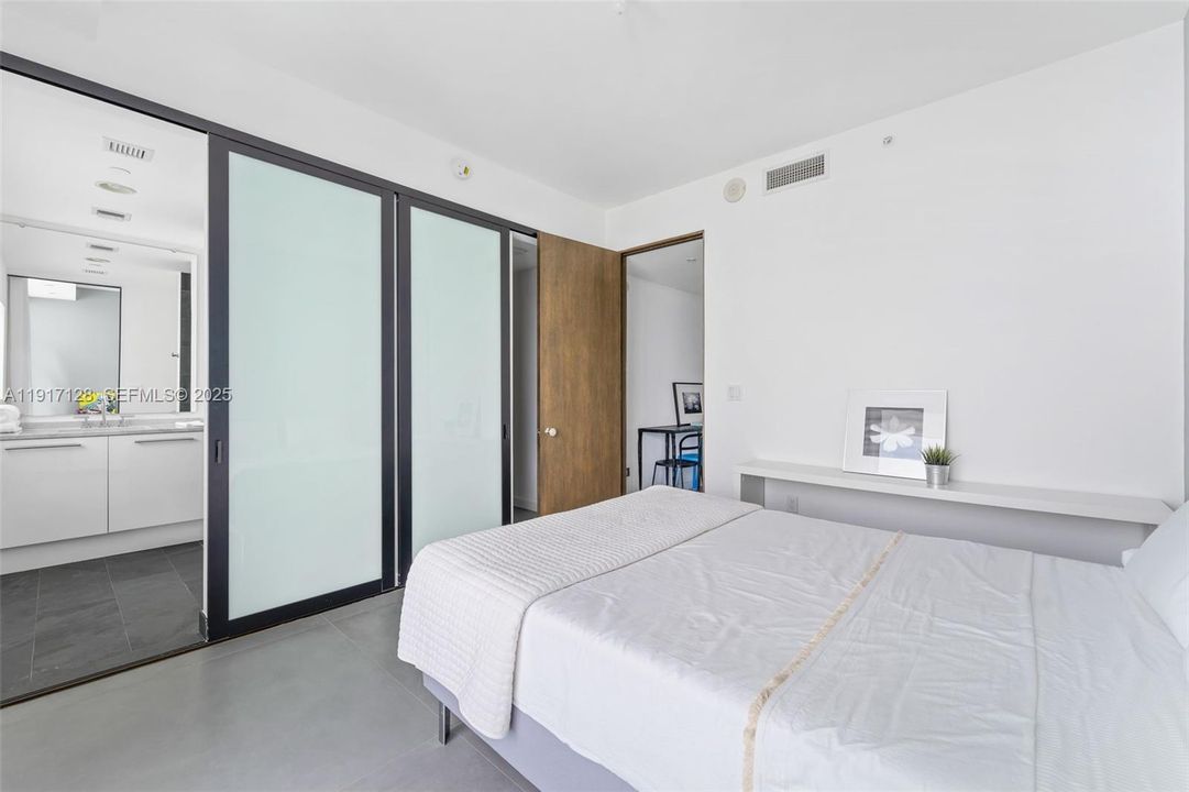 For Rent: $15,750 (3 beds, 3 baths, 2647 Square Feet)