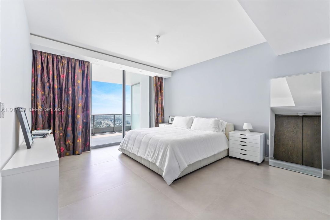 For Rent: $15,750 (3 beds, 3 baths, 2647 Square Feet)