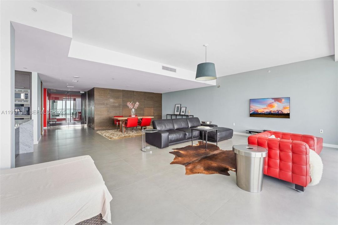 For Rent: $15,750 (3 beds, 3 baths, 2647 Square Feet)