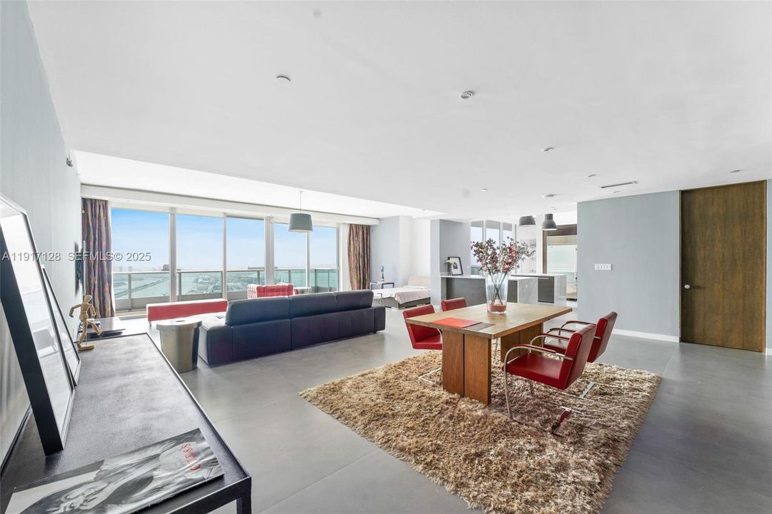 For Rent: $15,750 (3 beds, 3 baths, 2647 Square Feet)