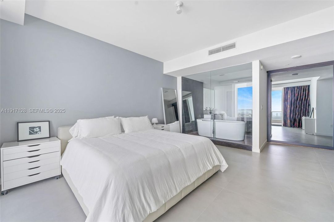 For Rent: $15,750 (3 beds, 3 baths, 2647 Square Feet)