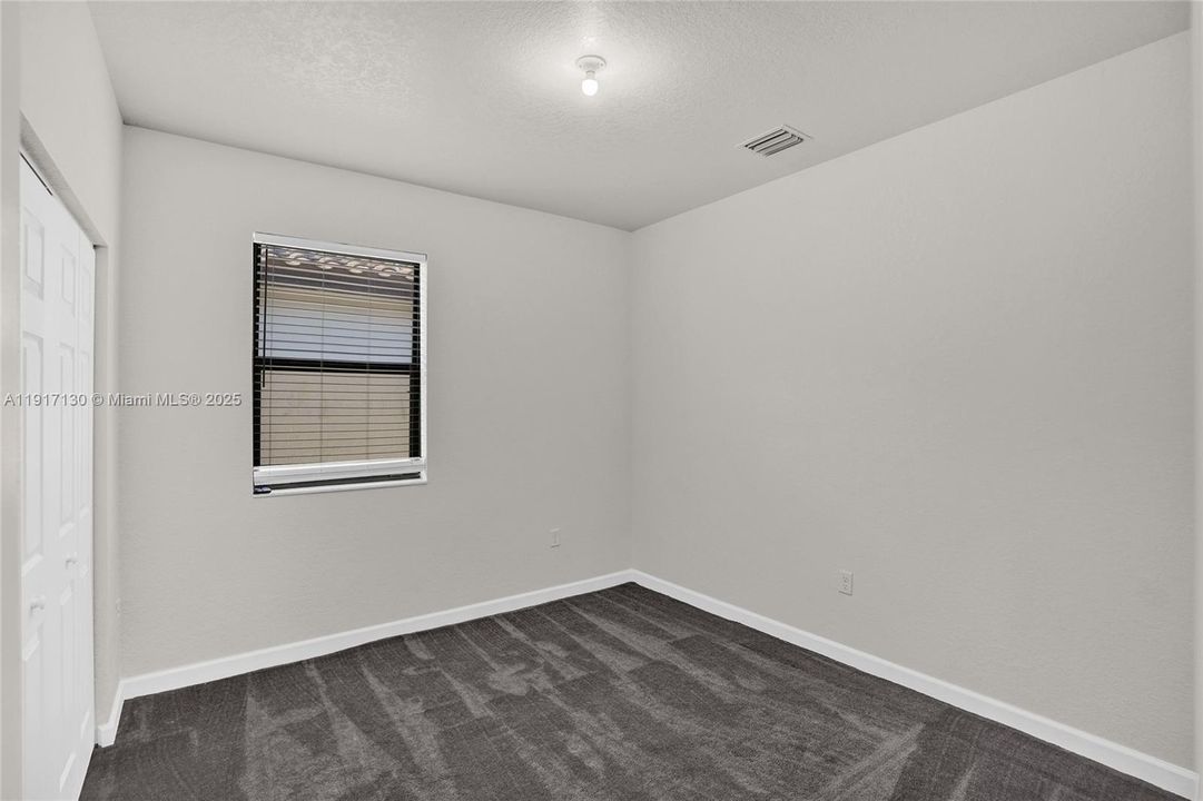 Под контрактом: $489,900 (5 спален, 2 ванн, 2504 Квадратных фут)