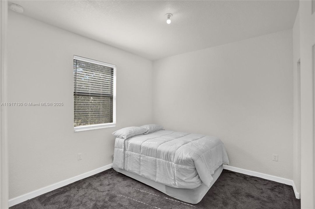 Под контрактом: $489,900 (5 спален, 2 ванн, 2504 Квадратных фут)