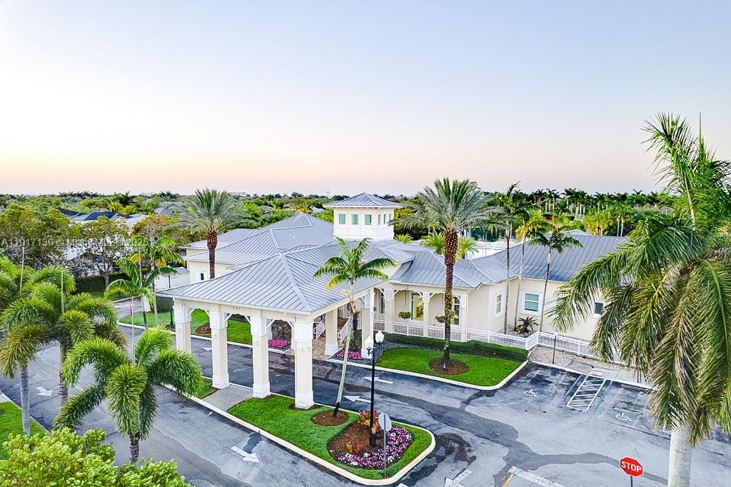 Под контрактом: $489,900 (5 спален, 2 ванн, 2504 Квадратных фут)