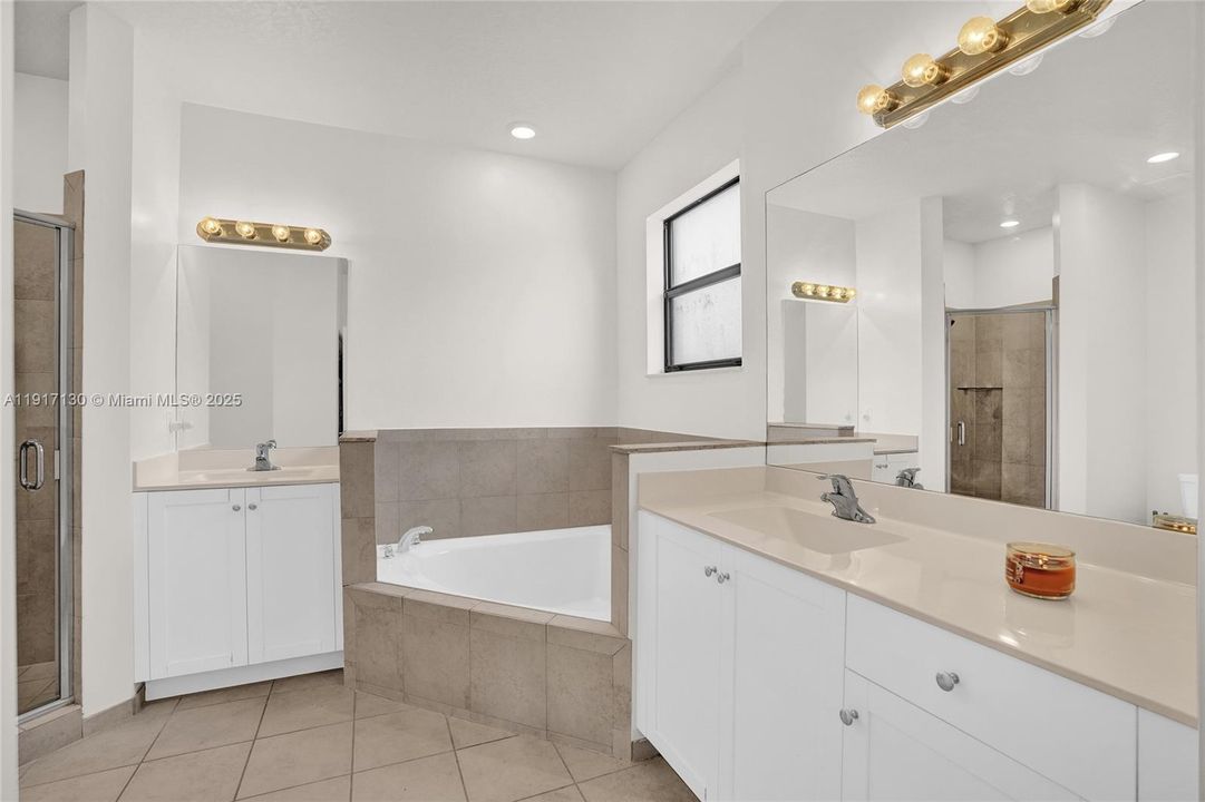 Под контрактом: $489,900 (5 спален, 2 ванн, 2504 Квадратных фут)