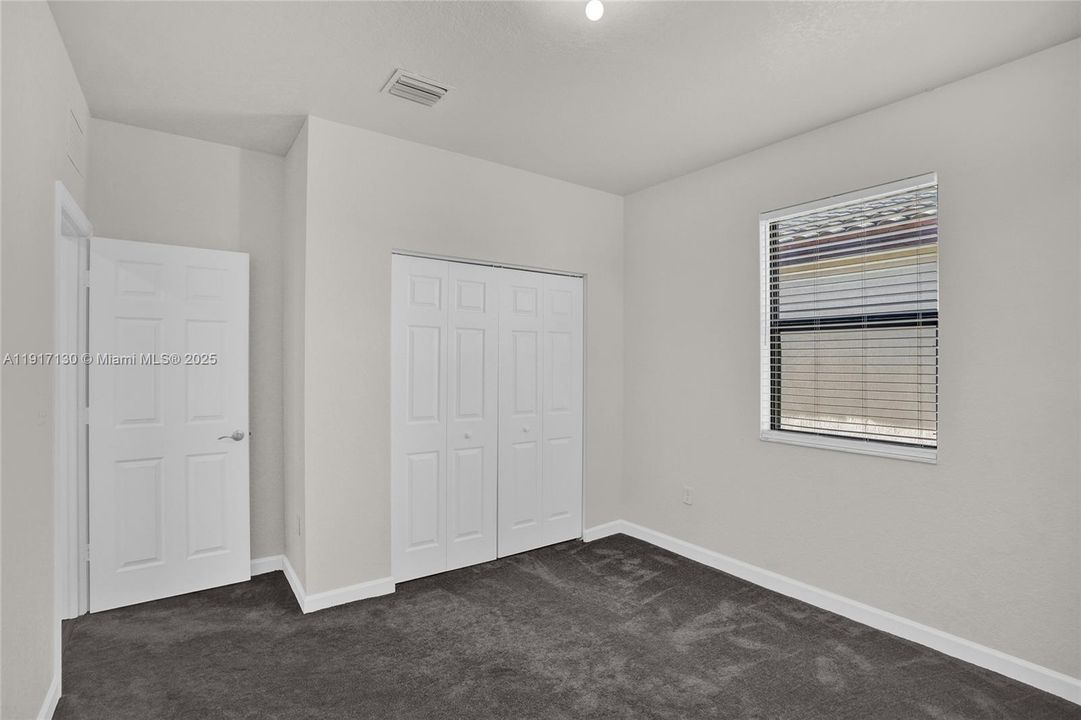 Под контрактом: $489,900 (5 спален, 2 ванн, 2504 Квадратных фут)