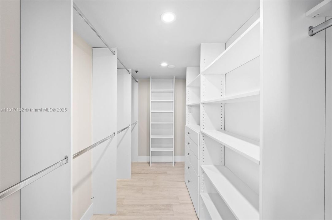 For Sale: $1,450,000 (3 beds, 3 baths, 1713 Square Feet)