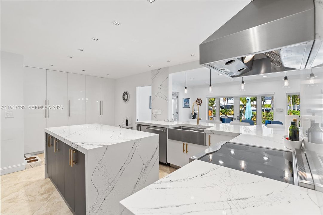 For Sale: $3,795,000 (4 beds, 3 baths, 3261 Square Feet)